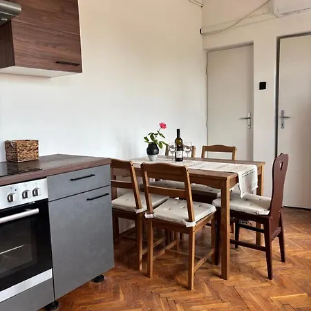 Szolovirag Vendeghaz * Csopak